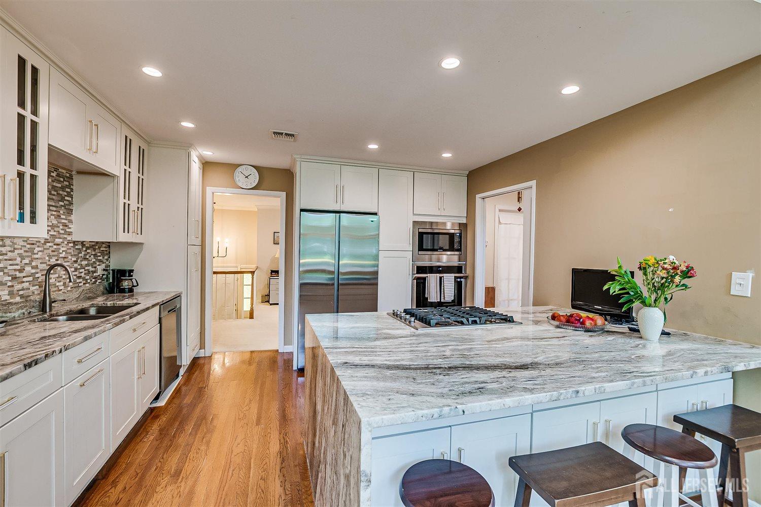 9 NW Fielding Place, Edison, New Jersey image 18
