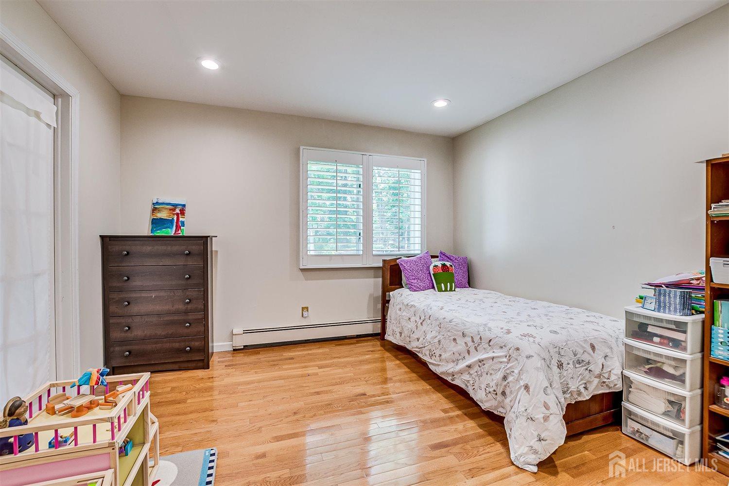 9 NW Fielding Place, Edison, New Jersey image 45