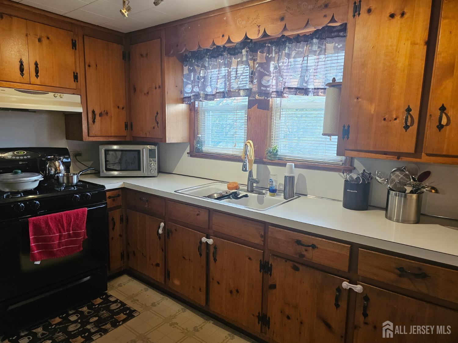 31 Burton Avenue, South River, New Jersey image 4