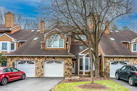 Condo For Sale - 36 Ravenswood Court<br/> Edison, NJ 08820