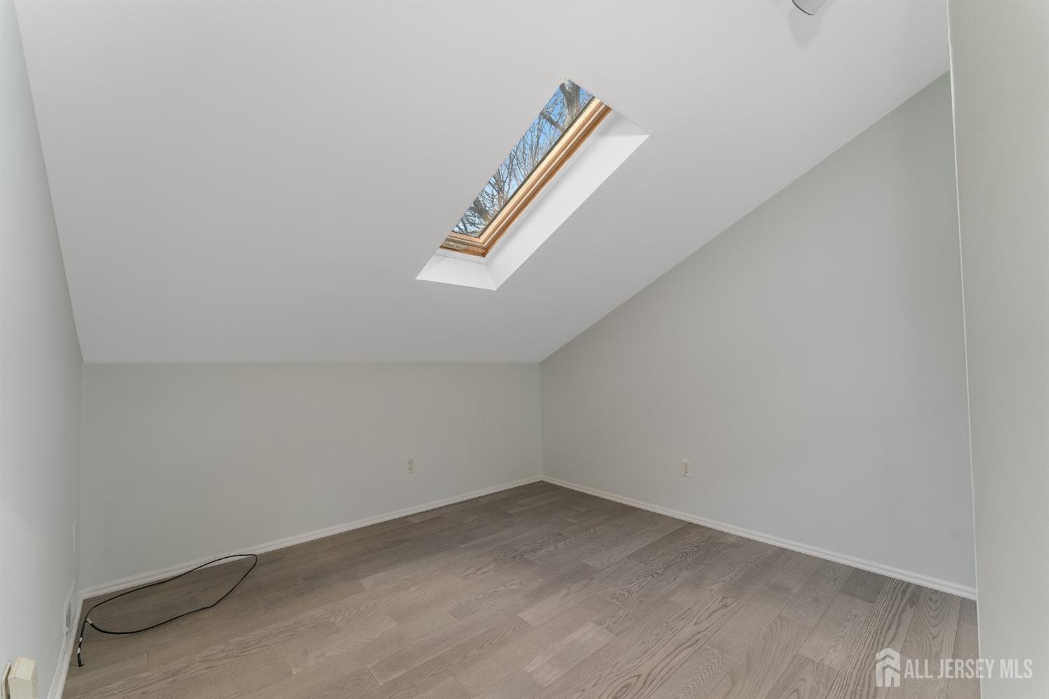 South Brunswick, New Jersey 08810, United States, 3 Bedrooms Bedrooms, ,3 BathroomsBathrooms,Residential,Pending,106854