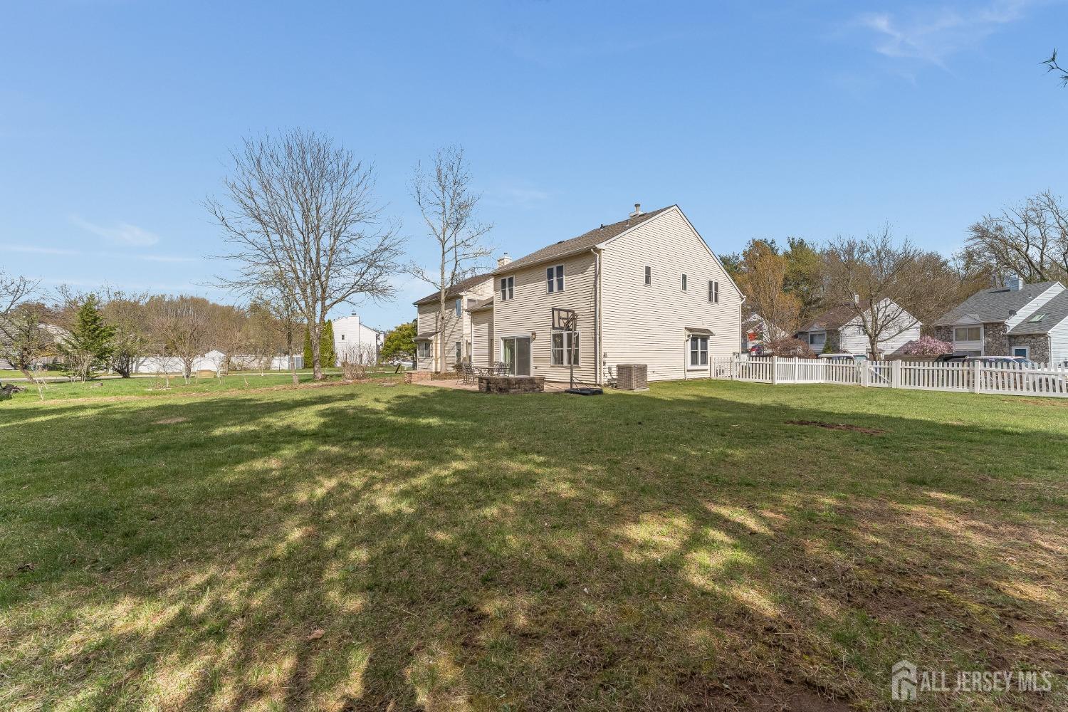 South Brunswick, New Jersey 08810, United States, 3 Bedrooms Bedrooms, ,3 BathroomsBathrooms,Residential,Pending,106854