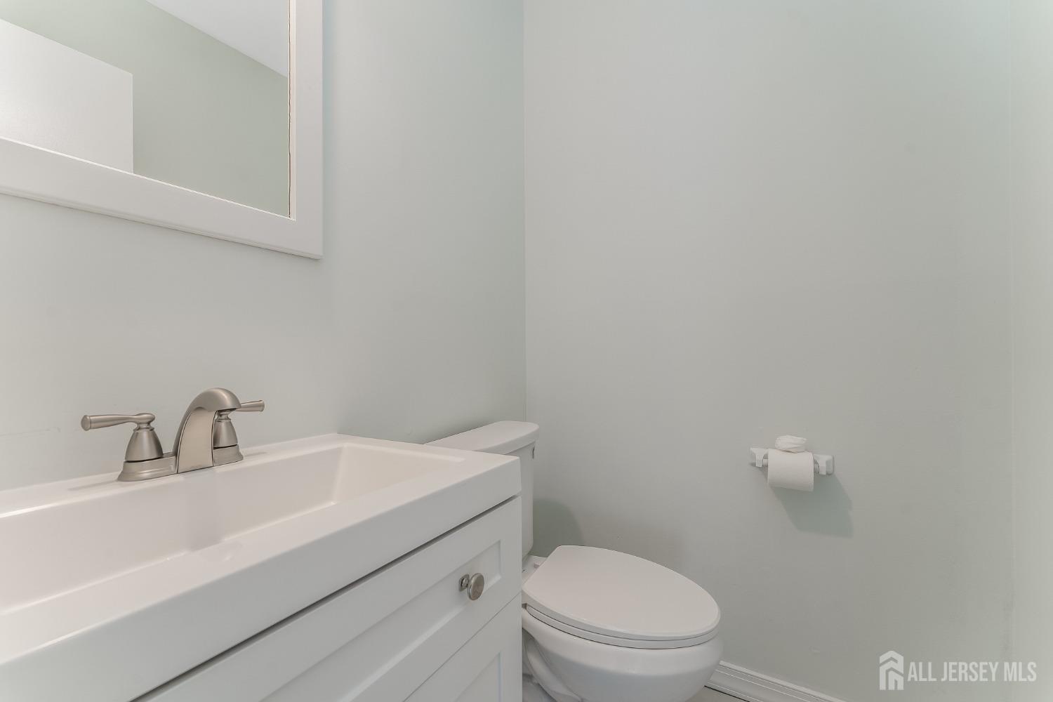 South Brunswick, New Jersey 08810, United States, 3 Bedrooms Bedrooms, ,3 BathroomsBathrooms,Residential,Pending,106854