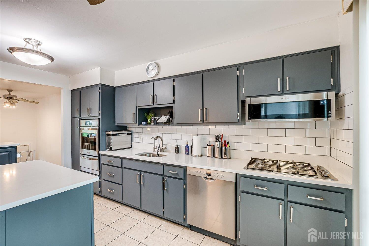 115 Broadway Avenue, Colonia, New Jersey image 23