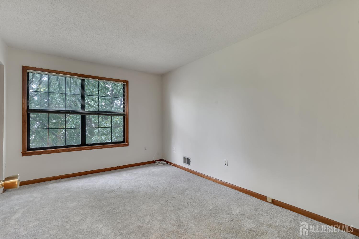 352 Lancaster Court, Piscataway, New Jersey image 12
