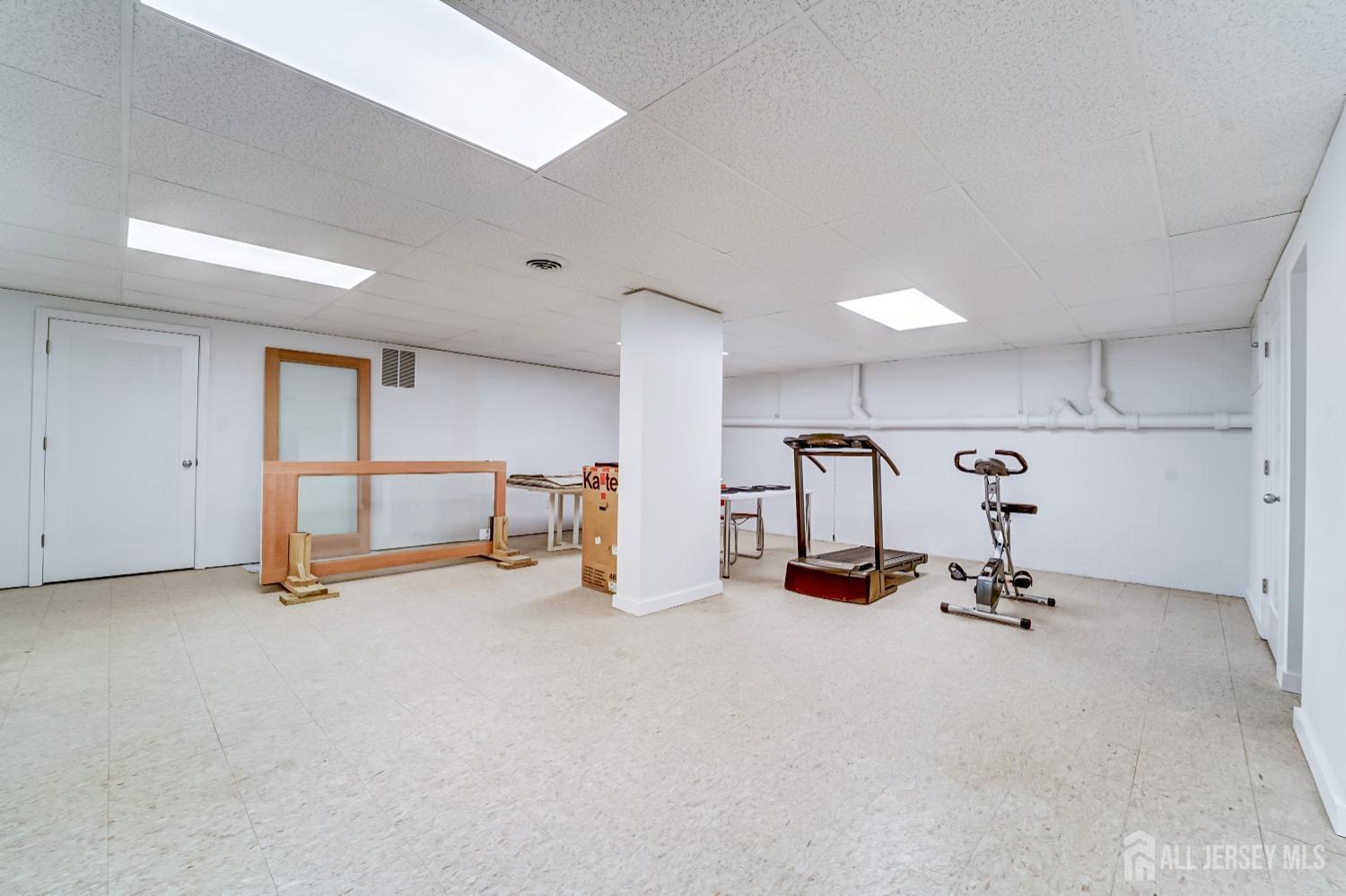 1580 Mountain Top Road, Bridgewater, New Jersey image 36