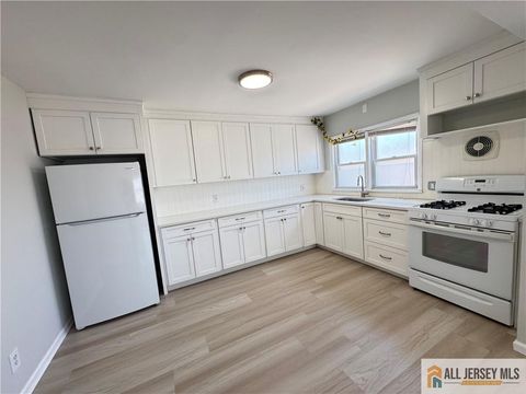 Apartment For Rent - 625 Bound Brook Unit #2 Road #2<br/> Middlesex, NJ 08846