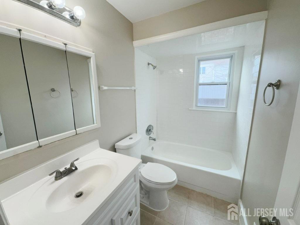 1045 Thayer Avenue, Avenel, New Jersey image 9