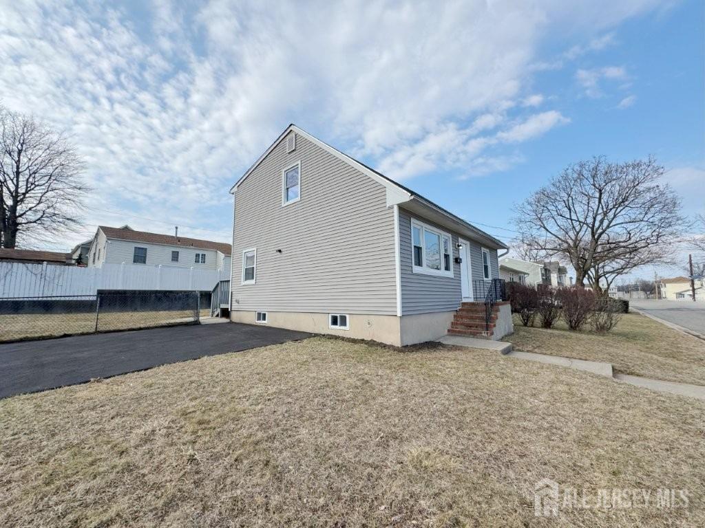 1045 Thayer Avenue, Avenel, New Jersey image 12