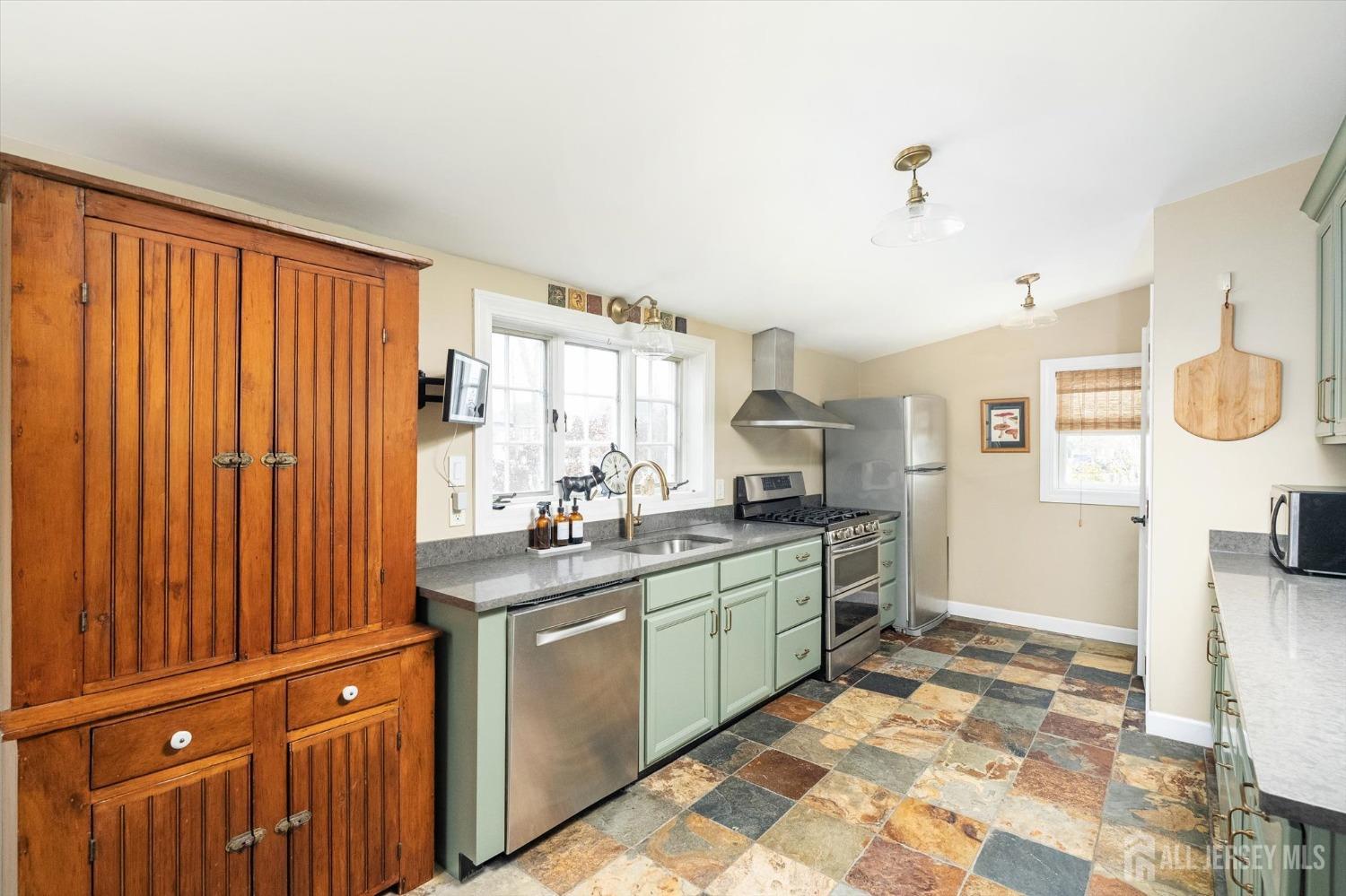442 Ellisdale Road, Chesterfield, New Jersey image 13