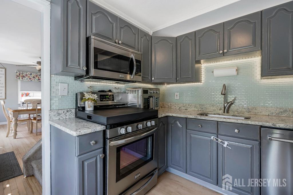 325 Giles Avenue, Middlesex, New Jersey image 8