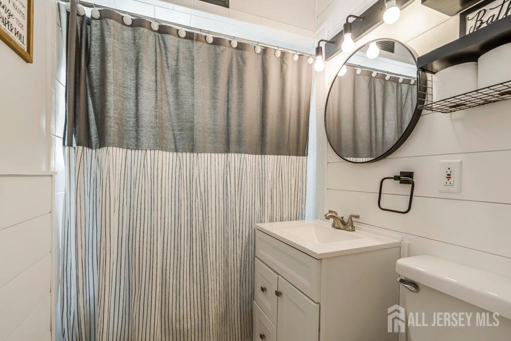 325 Giles Avenue, Middlesex, New Jersey image 14