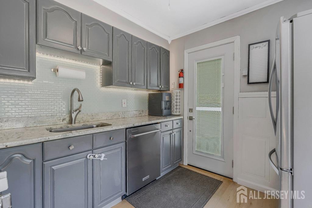 325 Giles Avenue, Middlesex, New Jersey image 9