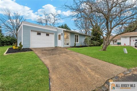 Condo For Sale - 113 Indigo Plaza #113A<br/> Monroe, NJ 08831