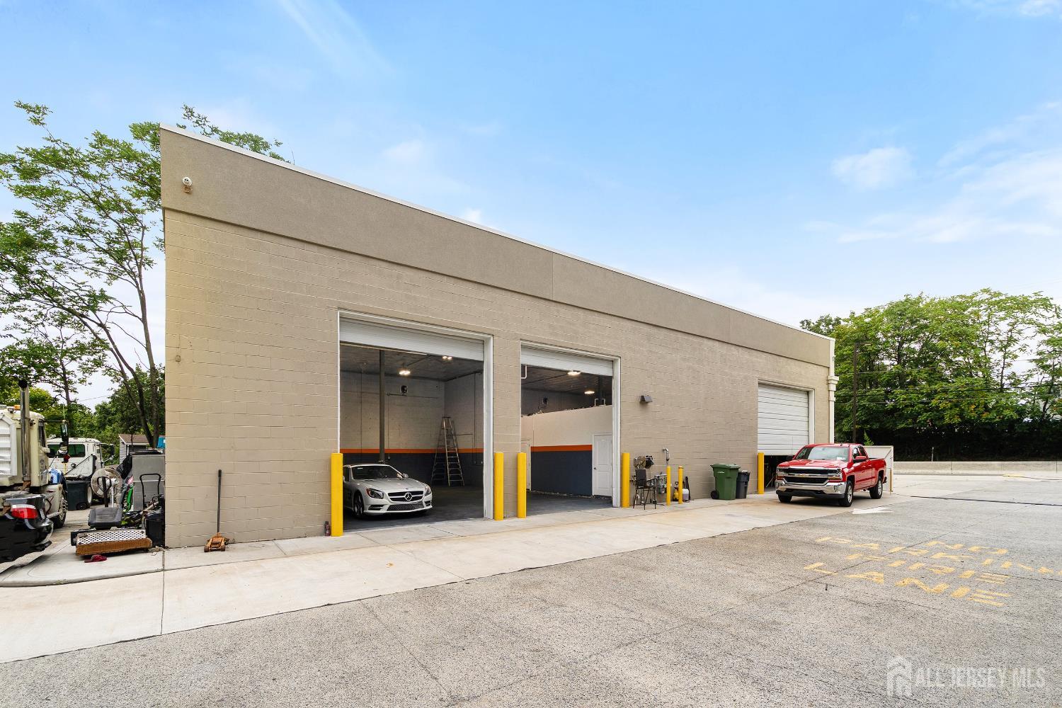 Photo 1 of 5 — 1965 35 Route, Sayreville, NJ 08871
