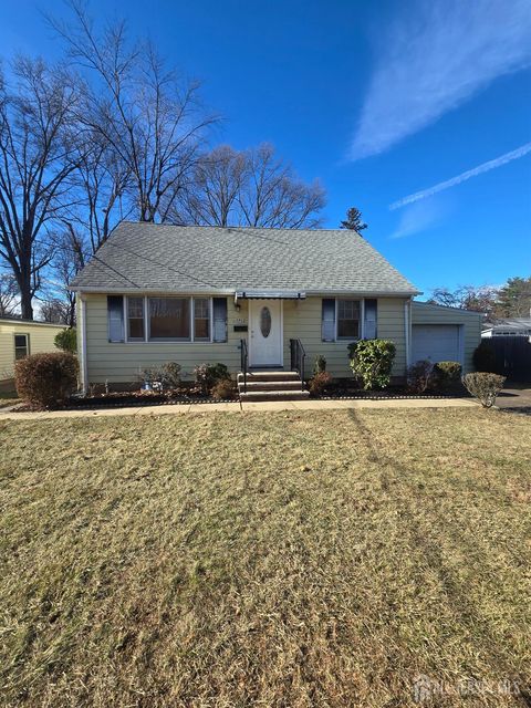 Homes For Sale - 1712 Kenyon Avenue<br/> Middlesex County, South Plainfield, NJ 07080