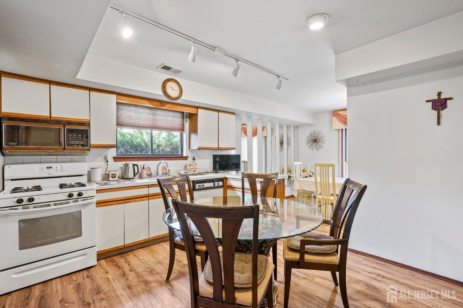 236 Community Circle, Old Bridge, New Jersey image 12