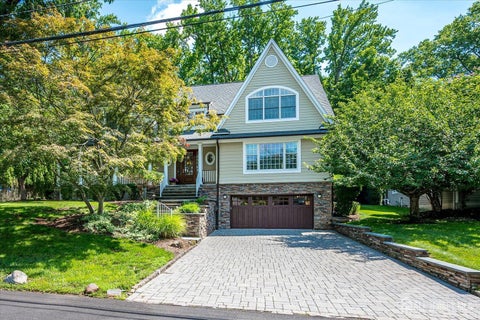 Homes For Sale - 4 Edgewood Road<br/> Edison, NJ 08820