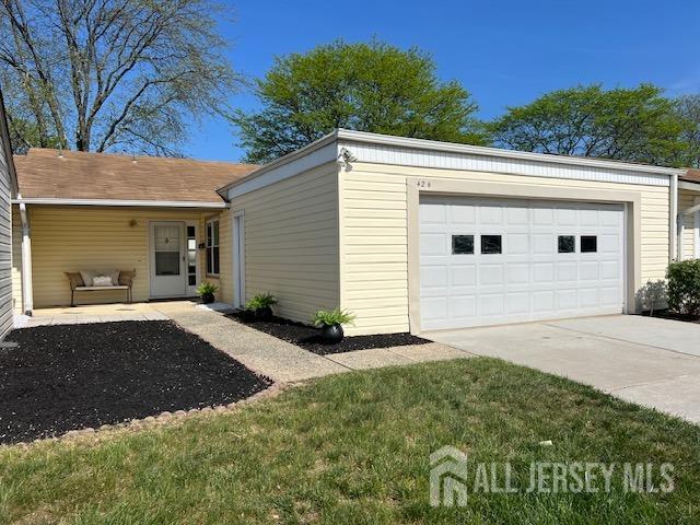 42 Catalpa Plaza, Monroe Township, New Jersey image 4