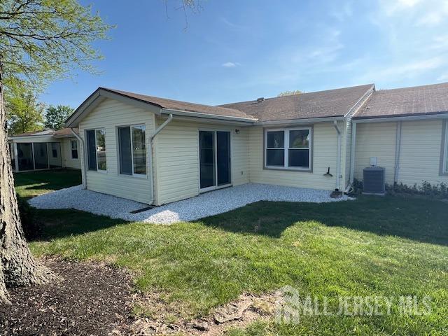 42 Catalpa Plaza, Monroe Township, New Jersey image 1