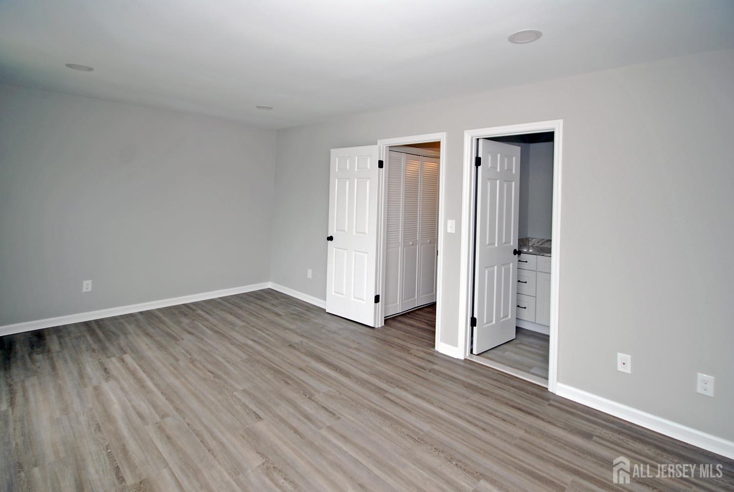 54 Castle Pointe Boulevard, Piscataway, New Jersey image 24