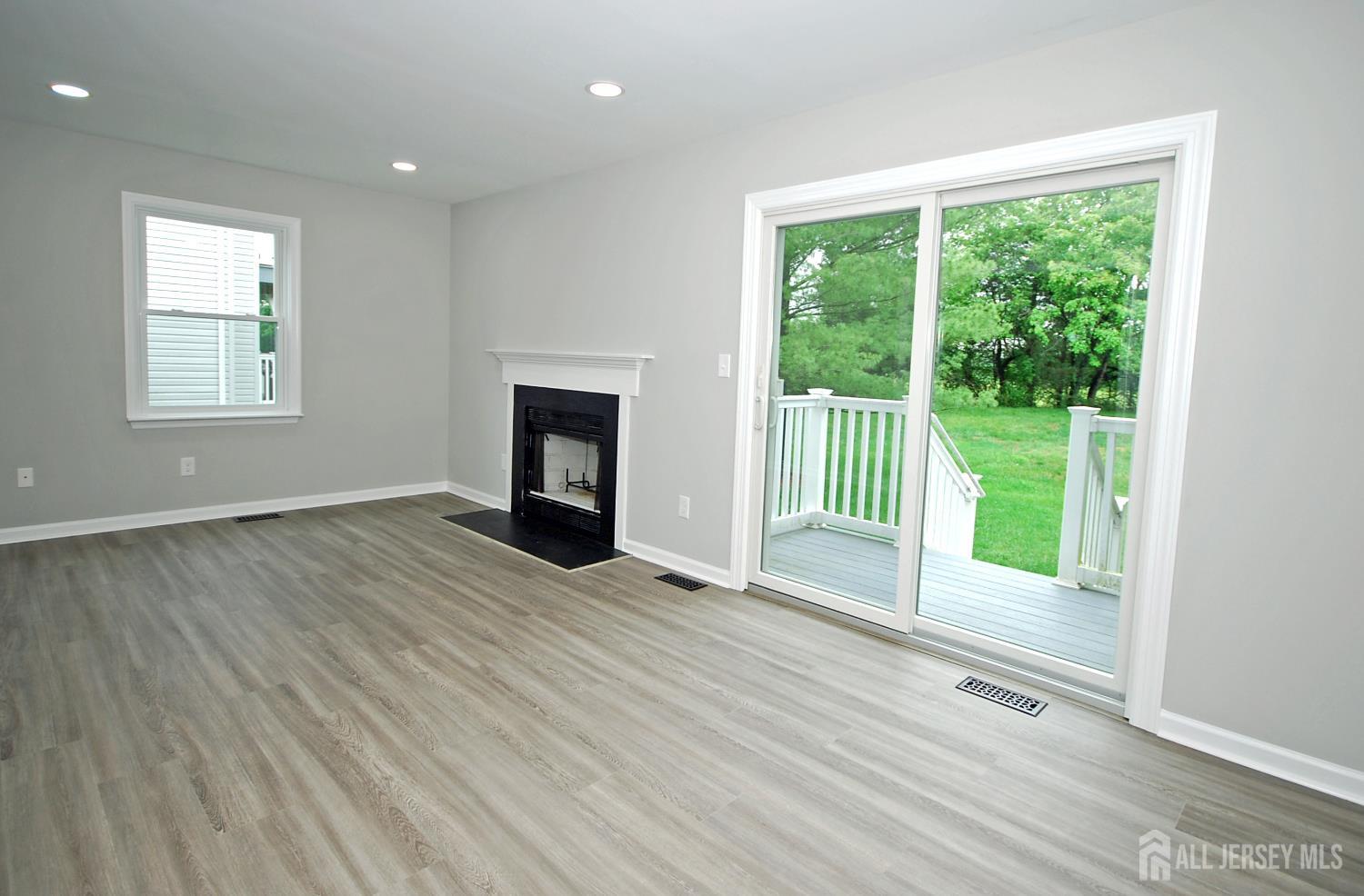 54 Castle Pointe Boulevard, Piscataway, New Jersey image 8
