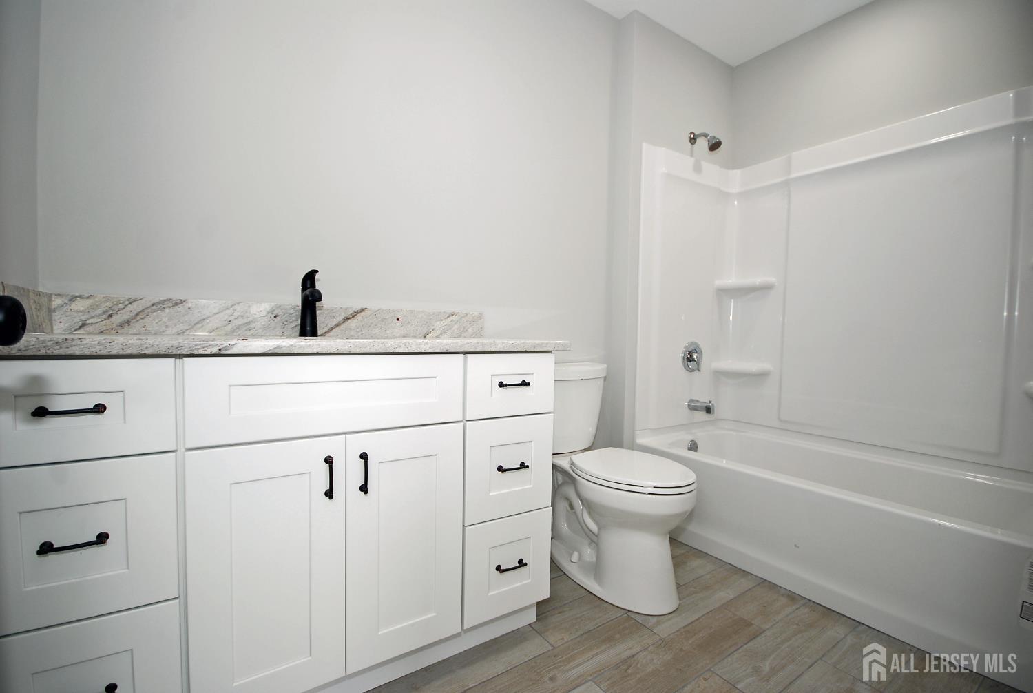 54 Castle Pointe Boulevard, Piscataway, New Jersey image 20