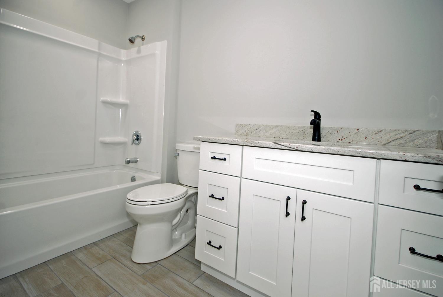 54 Castle Pointe Boulevard, Piscataway, New Jersey image 13