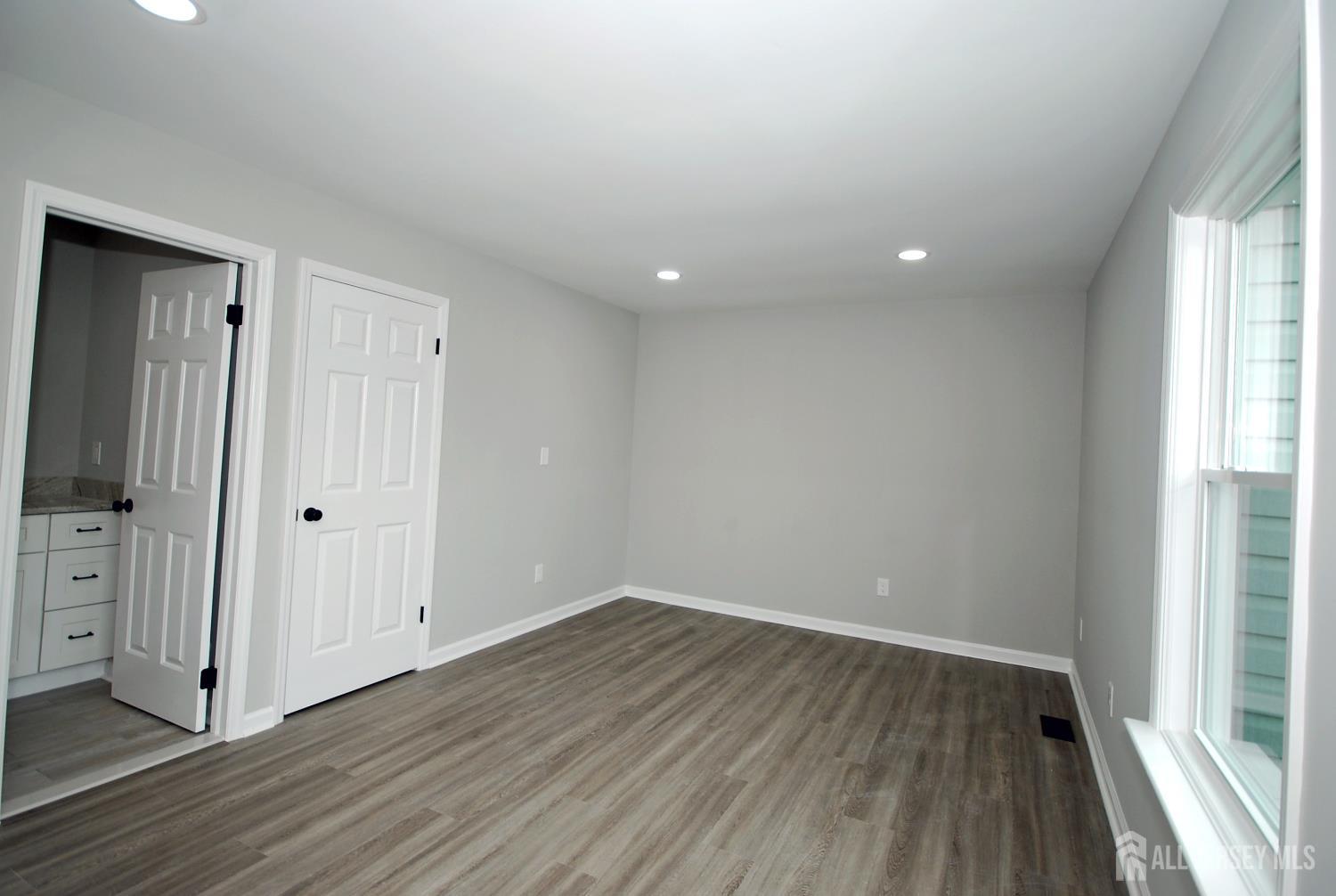 54 Castle Pointe Boulevard, Piscataway, New Jersey image 17
