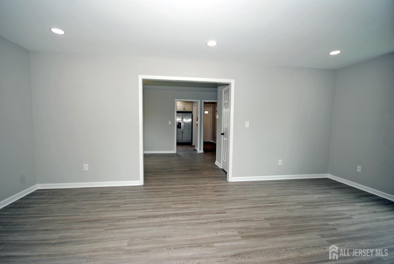 54 Castle Pointe Boulevard, Piscataway, New Jersey image 14