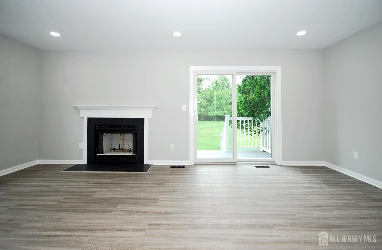 54 Castle Pointe Boulevard, Piscataway, New Jersey image 5