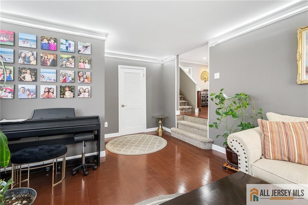 65 Sharon Court, Metuchen, New Jersey image 8