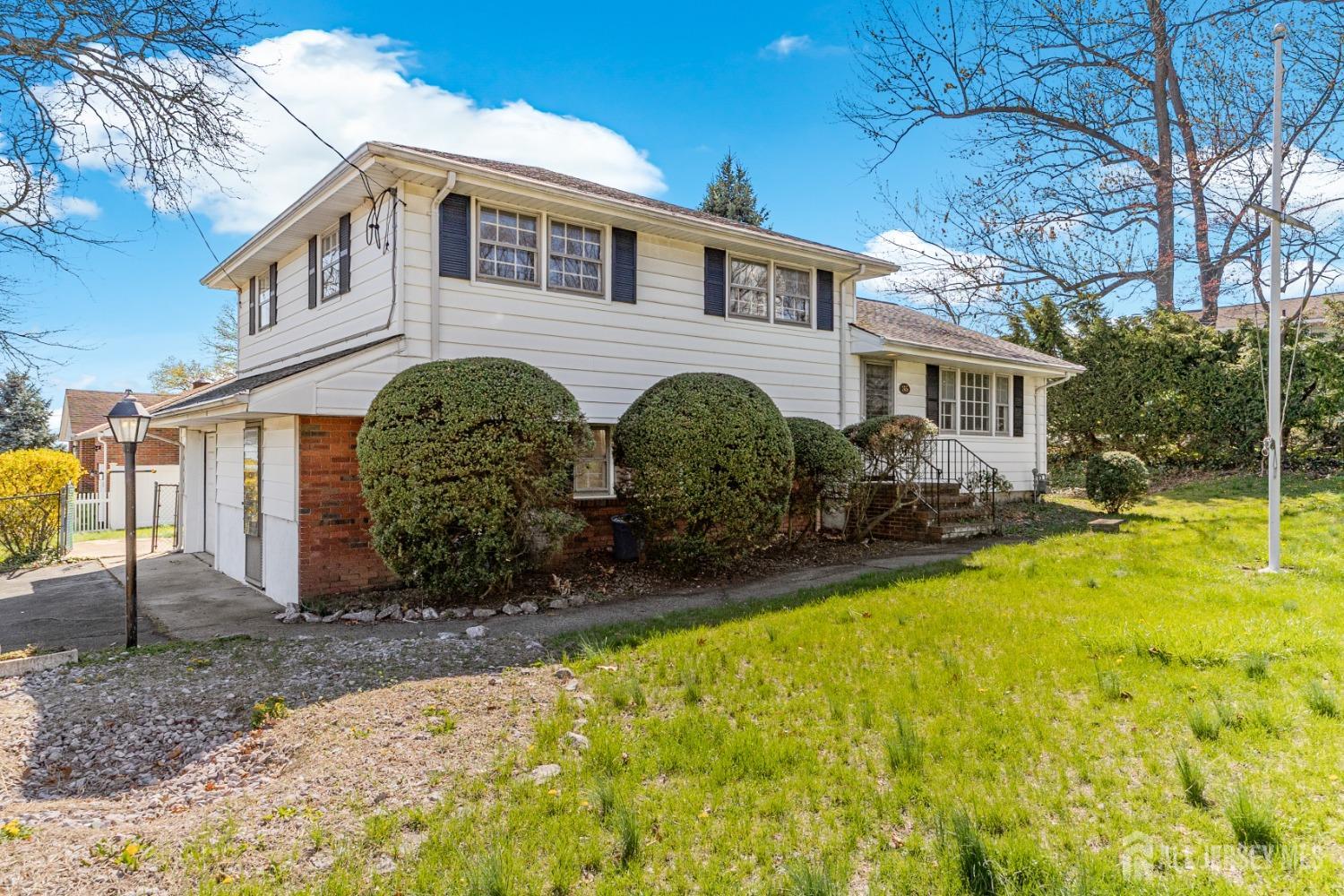35 Grandview Avenue, Edison, New Jersey image 1