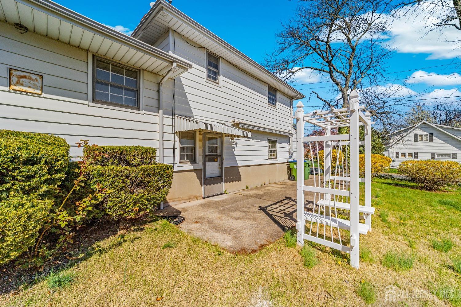 35 Grandview Avenue, Edison, New Jersey image 4