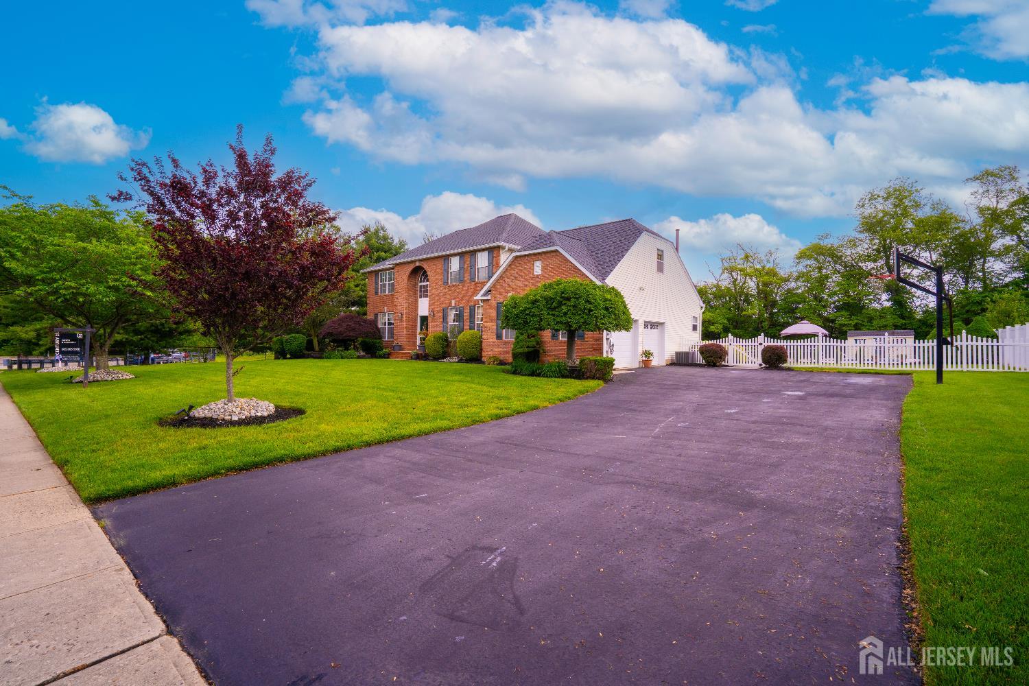 10 Magnolia Court, Monroe Township, New Jersey image 1