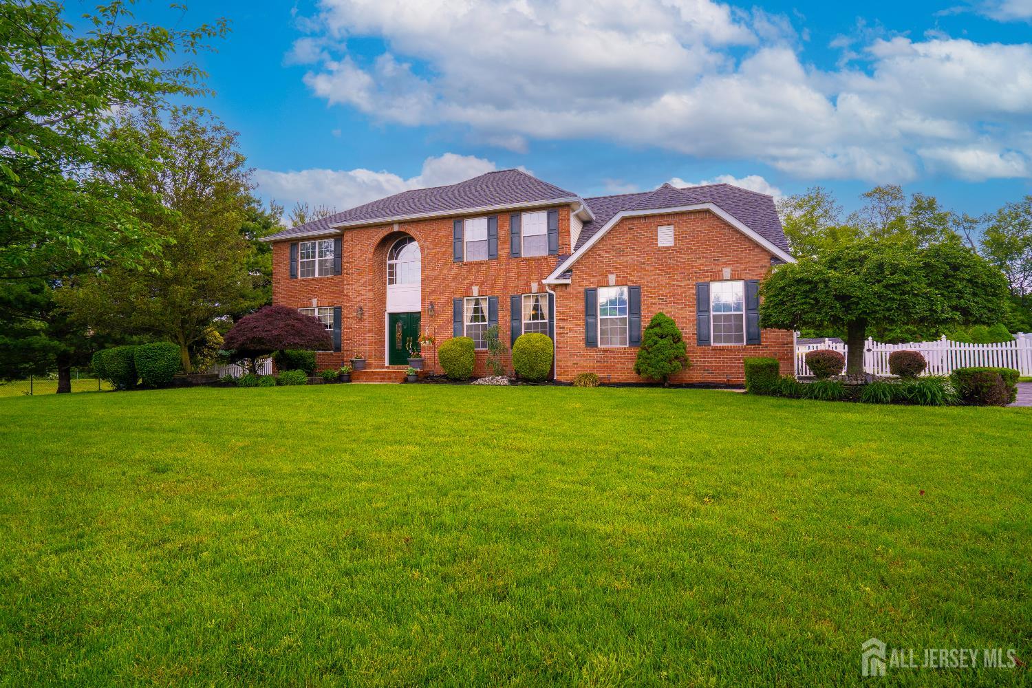 10 Magnolia Court, Monroe Township, New Jersey image 3