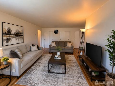 Condo For Sale - 24 Woodedge Avenue #3<br/> Edison, NJ 08817