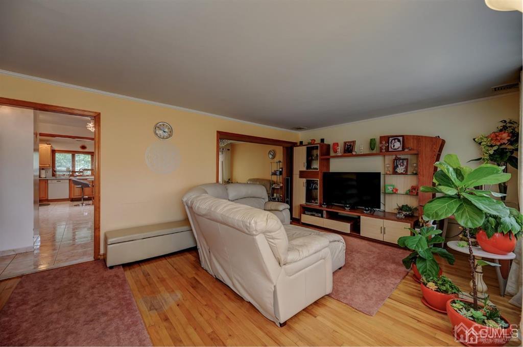 414 Inwood Road, Linden, New Jersey image 4