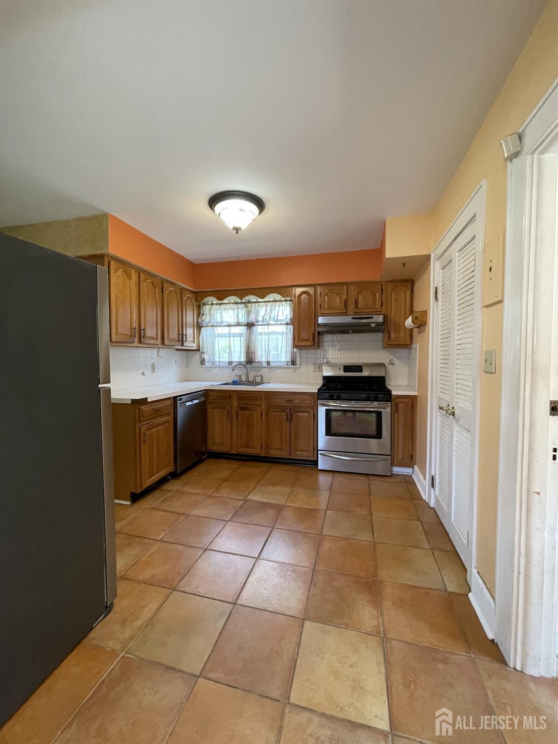 1211 So 9th Street, South Plainfield, New Jersey image 5