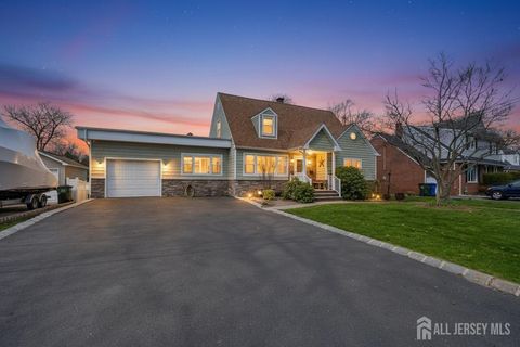 Homes For Sale - 70 Oxford Road<br/> Middlesex County, Colonia, NJ 07067