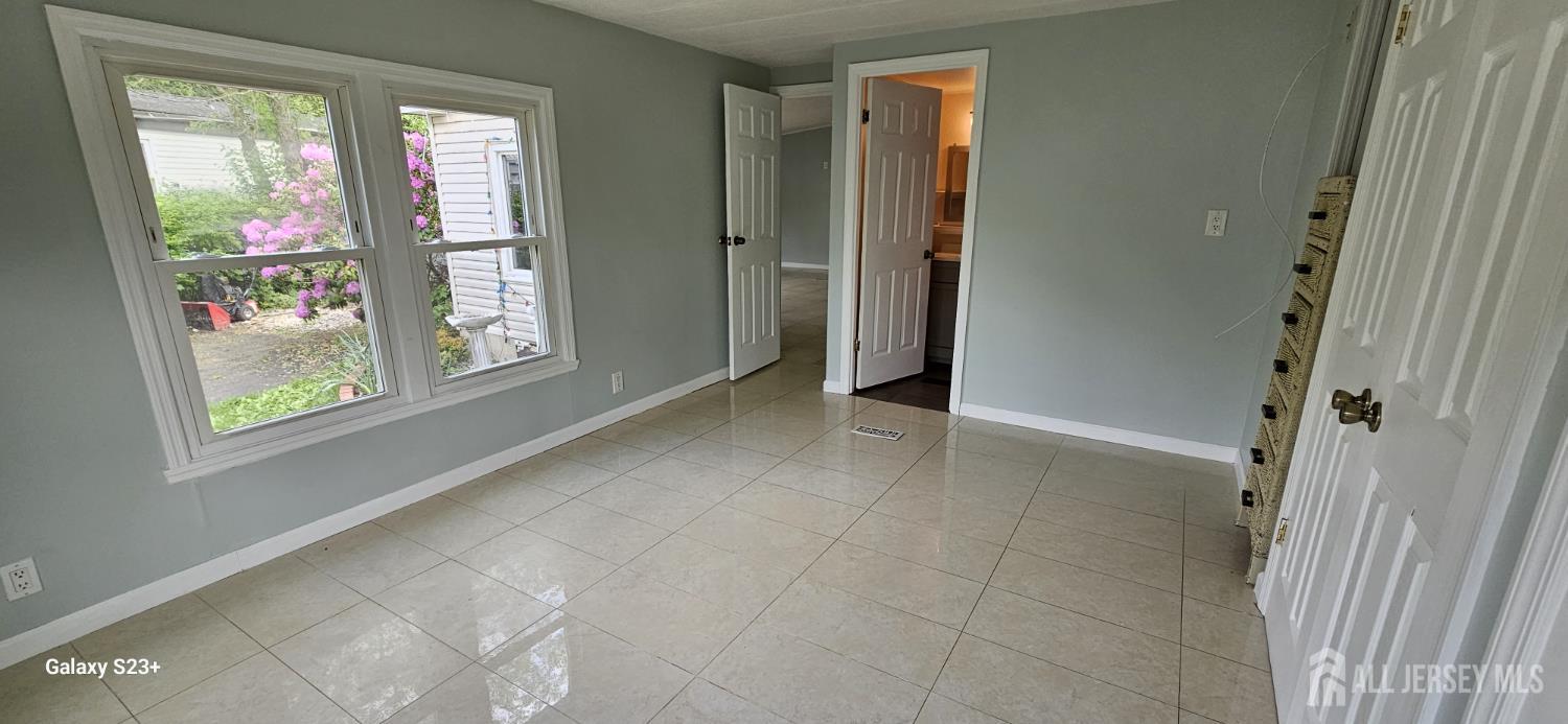 68 Deer Way, Manalapan, New Jersey image 19