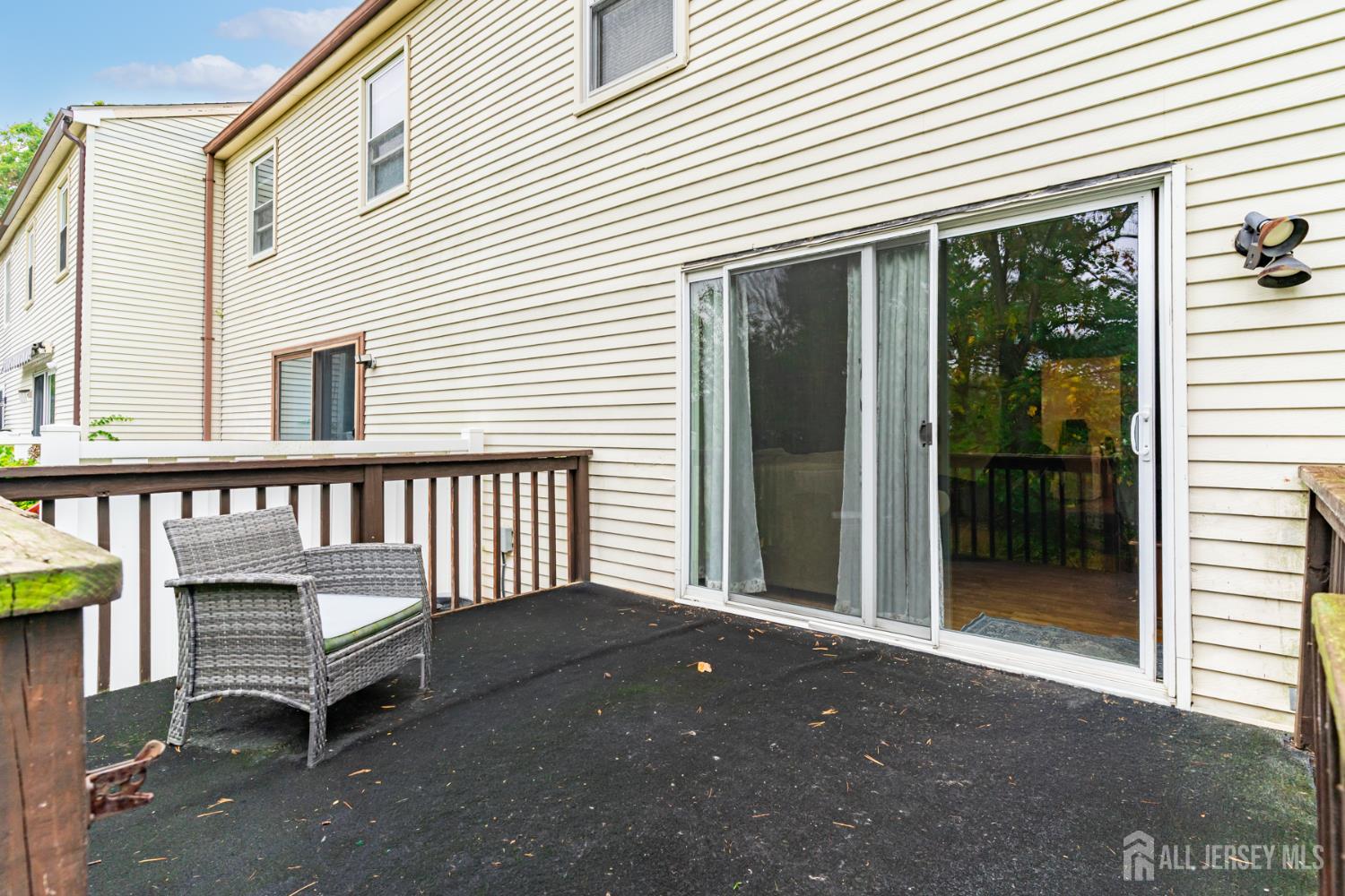 31 Astor Court