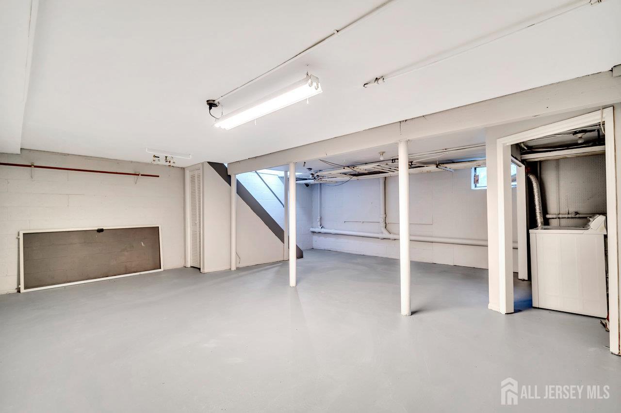 402 Cranbury Road #8, East Brunswick, New Jersey image 27