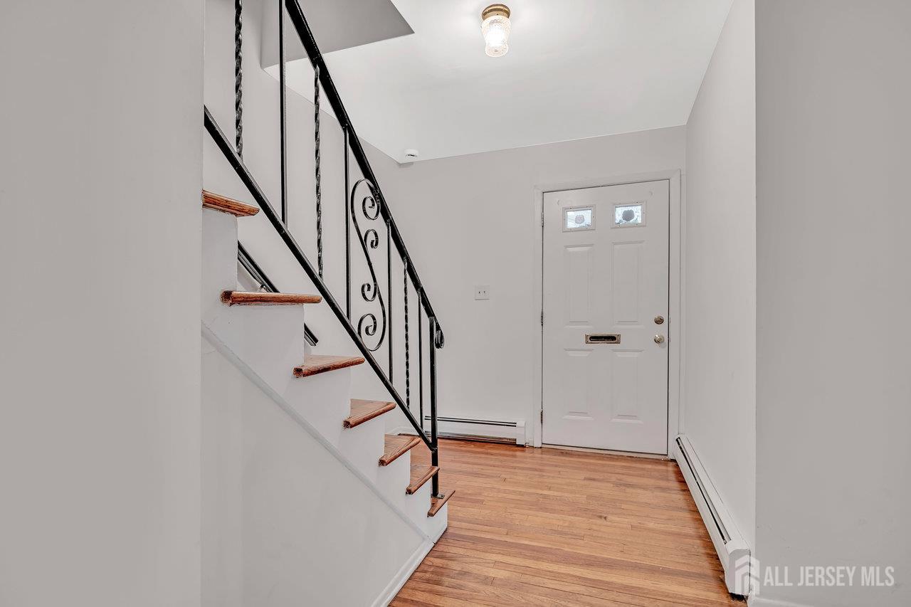 402 Cranbury Road #8, East Brunswick, New Jersey image 3