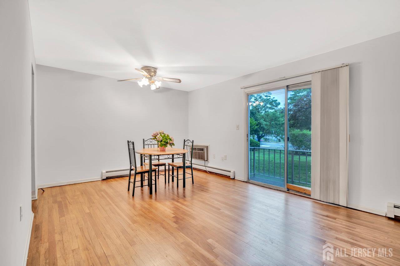 402 Cranbury Road #8, East Brunswick, New Jersey image 4