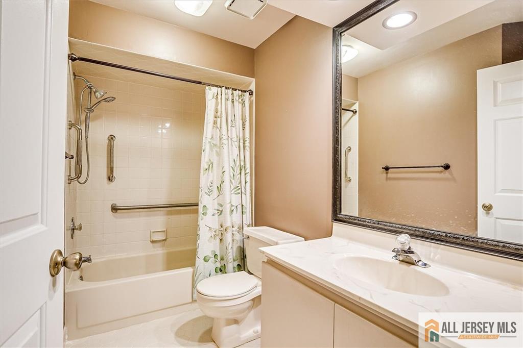 331 Cozzens Court #331, East Brunswick, New Jersey image 15