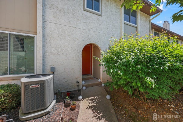 81 THOREAU DR, PLAINSBORO, NJ 08536 - Image 699eb81920f8f5e2c02b016e9cd99809/2179758228