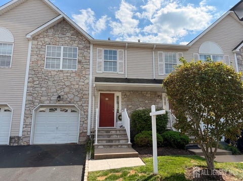 Townhouse For Rent - 10 Dina Lane<br/> Somerset County, Franklin, NJ 08873