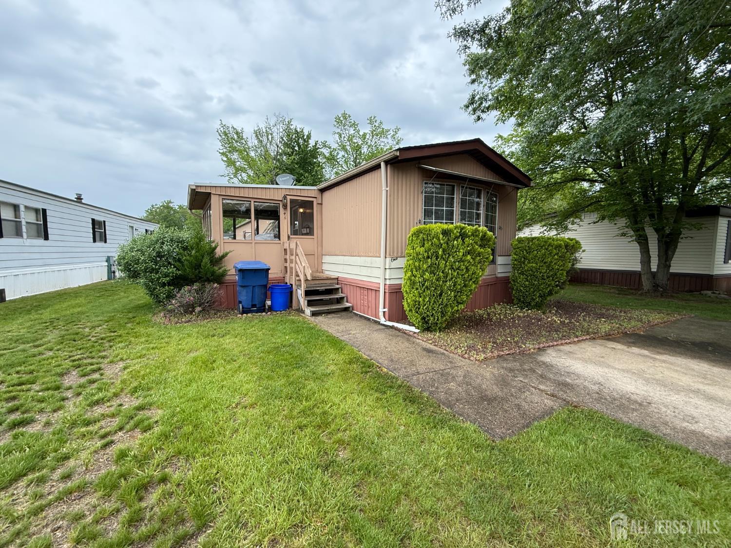 1 Deer Brook Boulevard, North Brunswick, New Jersey image 1