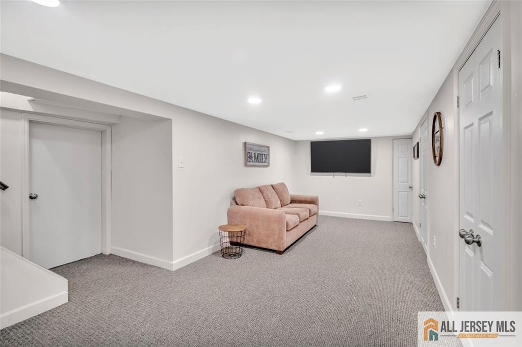 77 Sharon Avenue, Edison, New Jersey image 20